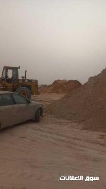 يوجد جميع انواع الرمل ومواد البناء